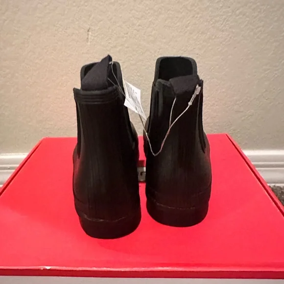 Hunter Black Chelsea Rain Boots Size 8 - Picture 7 of 7